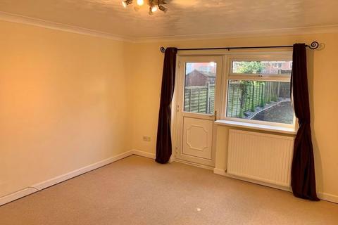 2 bedroom semi-detached house to rent, Woolwich Close, Bursledon, Southampton