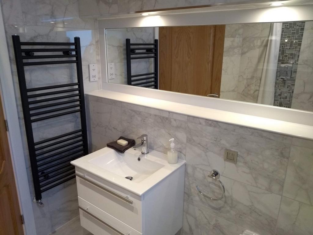 Bed 1 En-Suite