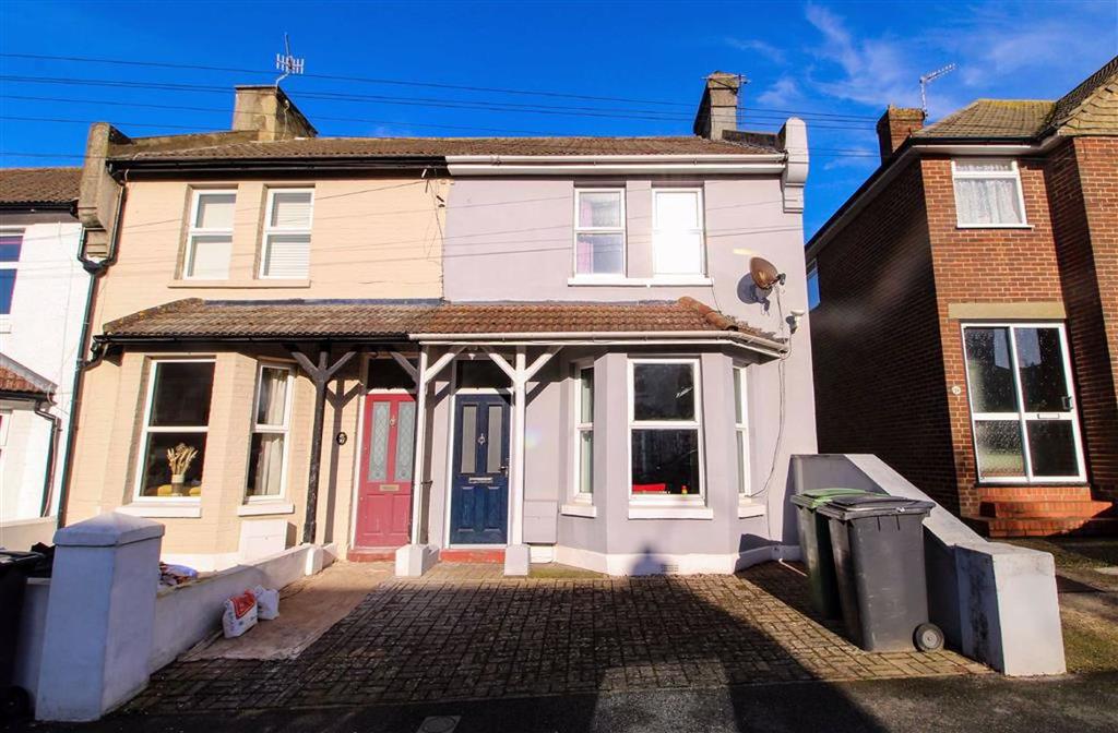 Paynton Road, St. Leonardsonsea, East Sussex 3 bed end of terrace