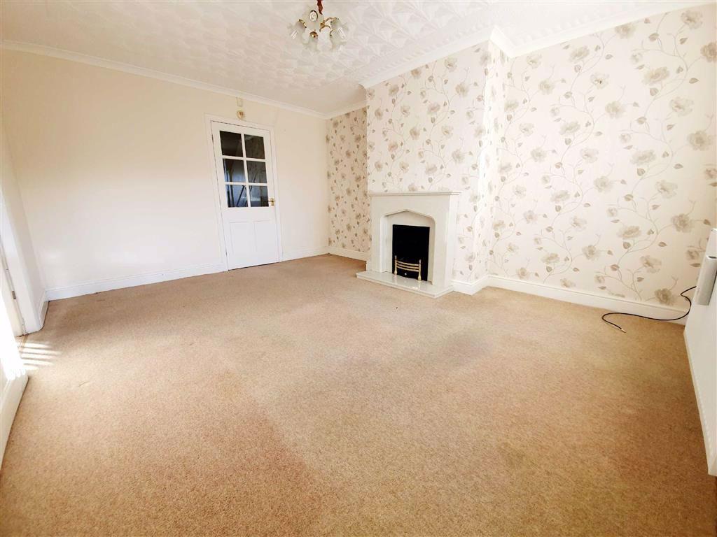 Glebe Road, Loughor, Swansea 3 bed semidetached house £144,995