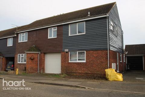 2 bedroom terraced house to rent, Westridge Way, Clacton-on-sea