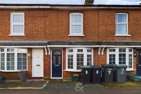 2 bedroom terraced house to rent, Garden Road, Tonbridge, TN9