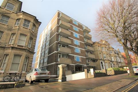 3 bedroom flat to rent - The Drve, Hove BN3