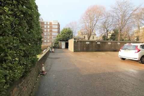 3 bedroom flat to rent - The Drve, Hove BN3