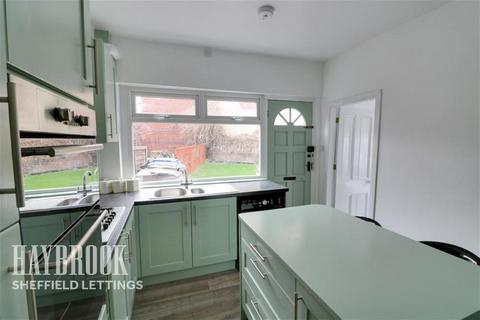 3 bedroom end of terrace house to rent, Chippinghouse Road, Sheffield, S8