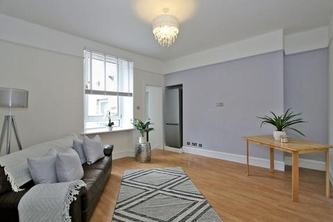 2 bedroom flat to rent, 12B Lamond Place, 2nd Floor, Aberdeen, AB25 3UT