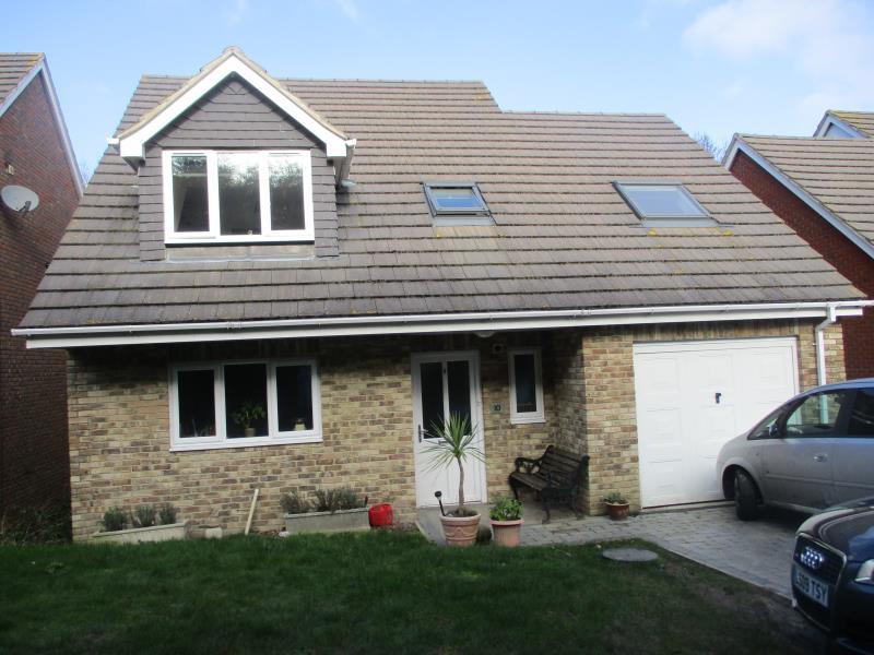 Beatrice Close 4 bed detached house to rent 1 650 pcm 381 pw