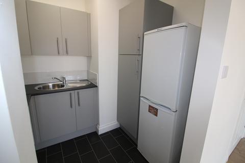 2 bedroom flat to rent, Clarence Road, Enfield, EN3