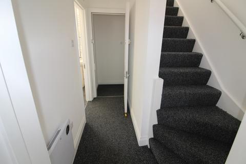 2 bedroom flat to rent, Clarence Road, Enfield, EN3