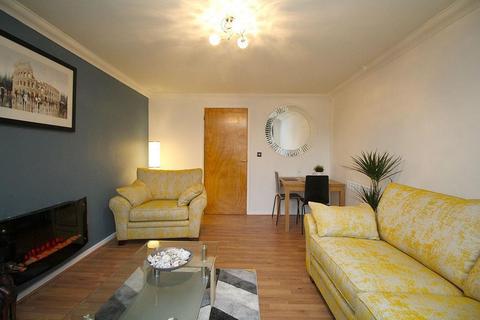 1 bedroom penthouse to rent, Staveley Court, Loughborough, LE11
