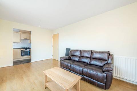 2 bedroom flat to rent, Wooldridge Close, Feltham, Middlesex, TW14