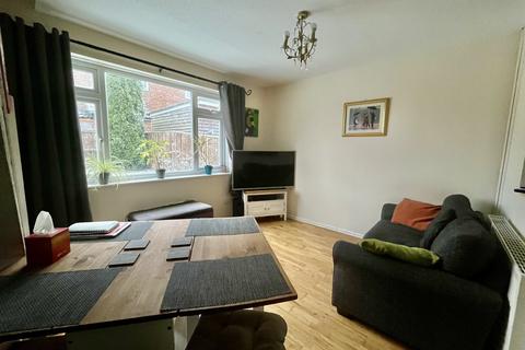 1 bedroom semi-detached house to rent, Blackmore Road