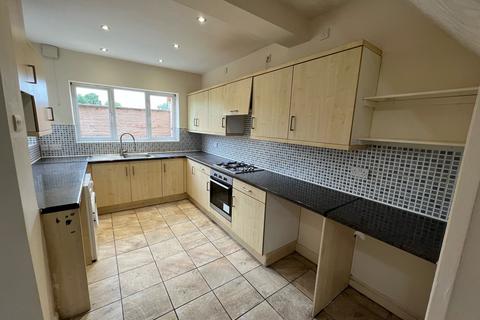 2 bedroom terraced house to rent, Henry Street, Crewe