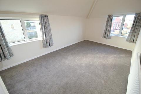 2 bedroom apartment to rent, Manor Road, Brackley