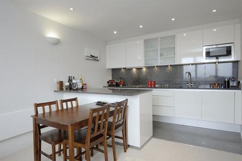 1 bedroom penthouse to rent, The Heart, Walton-on-Thames