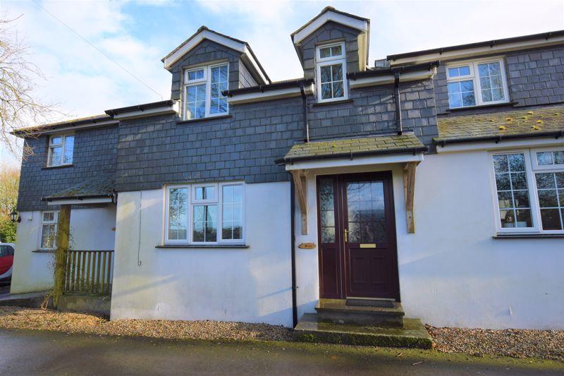 Launceston 3 bed cottage £225,000