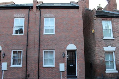2 bedroom end of terrace house to rent, 1 Princes Court, Princes Street
