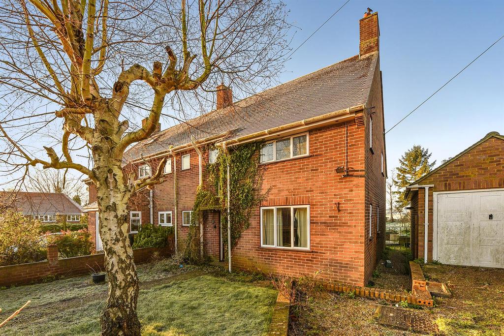 Etwall, Quarley, Andover 3 bed semidetached house £330,000