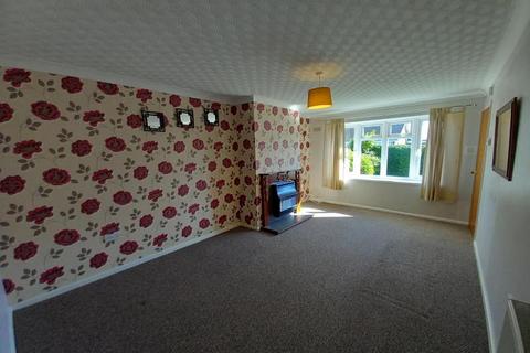 2 bedroom detached bungalow to rent, Crew Road, Newark NG23