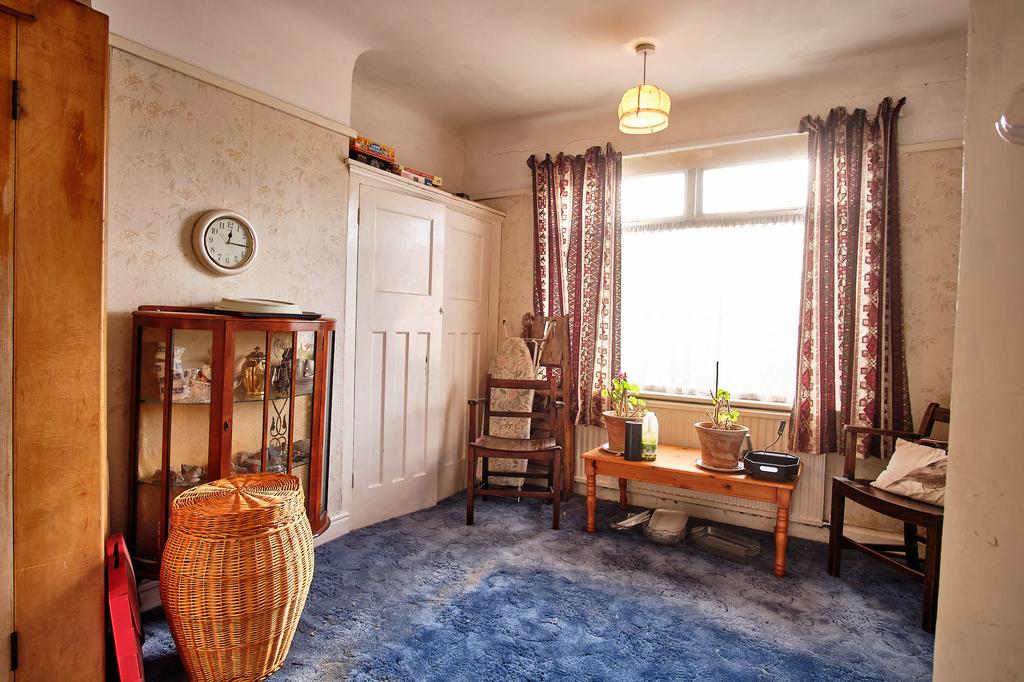 Watergate Lane, Woolton, Liverpool, L25 3 bed semidetached house £