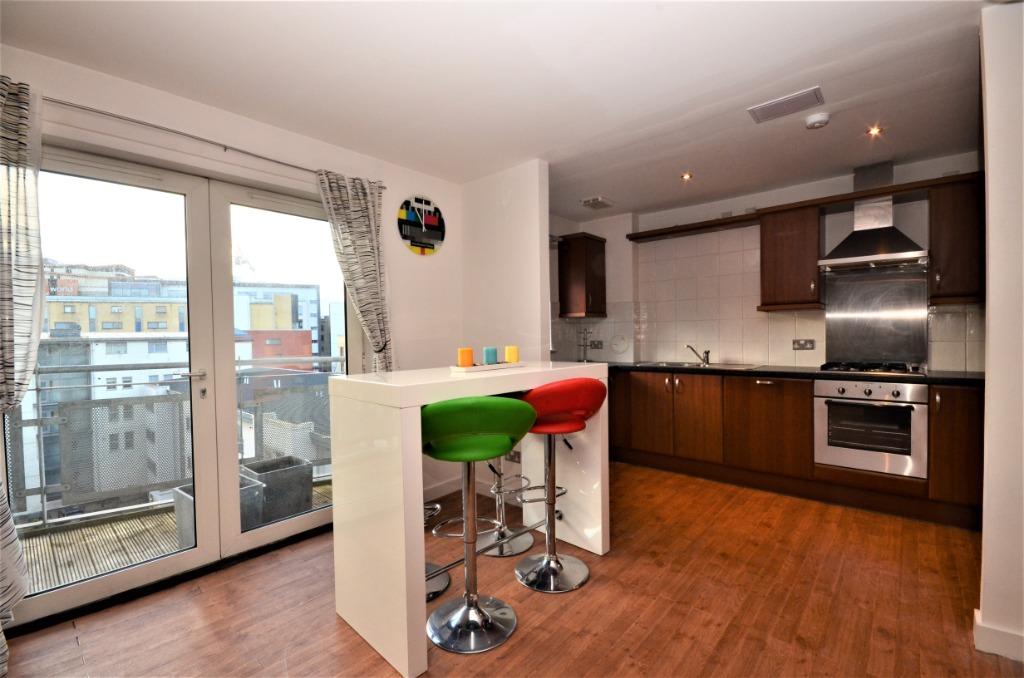 Dunblane Street, Flat 5/2, Cowcaddens, Glasgow, G4 0HJ 2 bed flat £