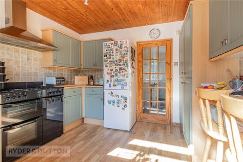 76 Lingards Road, Slaithwaite, Huddersfield, HD7 5HY