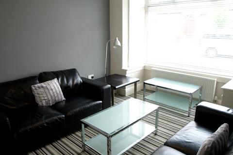 5 bedroom terraced house to rent, Whitby Road, Fallowfield, Manchester