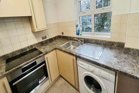 2 bedroom flat to rent, Wood Court, 205 Brooklands Road, Sale, M33