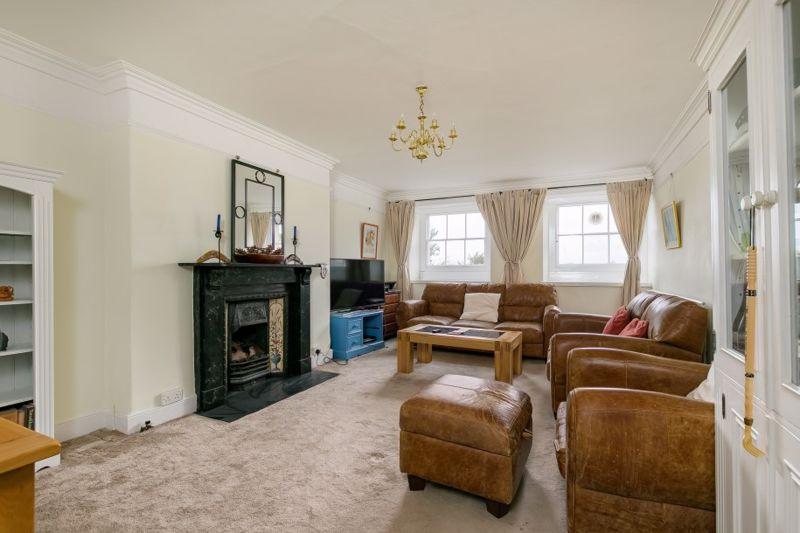 Worcester Terrace, Clifton 2 bed apartment - £350,000