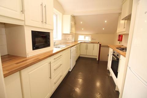 5 bedroom maisonette to rent, Warton Terrace, Newcastle Upon Tyne NE6