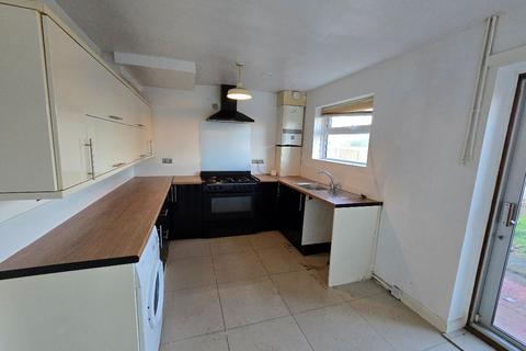 3 bedroom semi-detached house to rent, Wouldham Road, Rochester