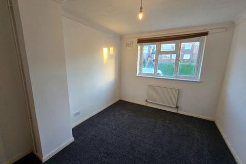 3 bedroom semi-detached house to rent, Wouldham Road, Rochester