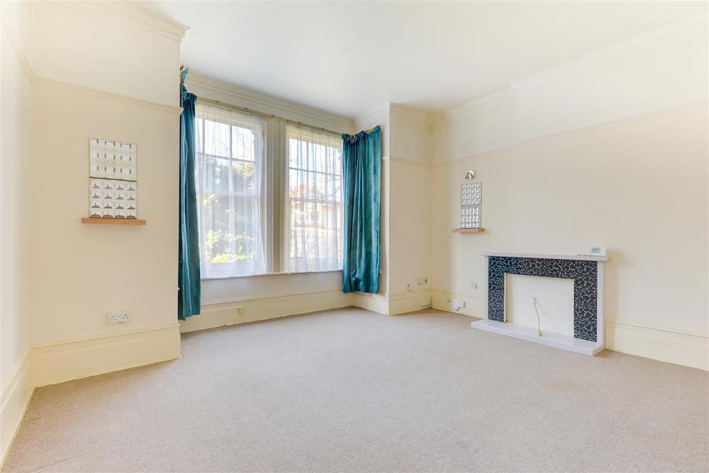 Shakespeare Road, Worthing 1 bed flat £165,000