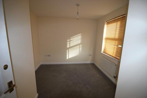 5 bedroom link detached house to rent, William Street, Newark