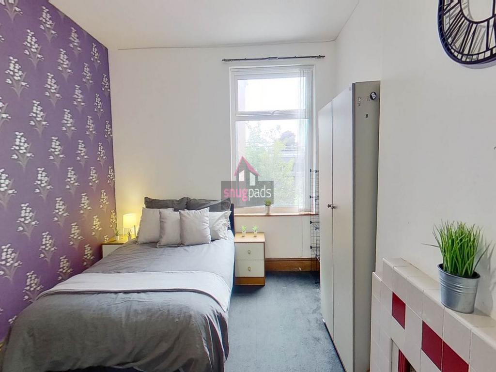 House in Salford, Greater Manchester - View 2