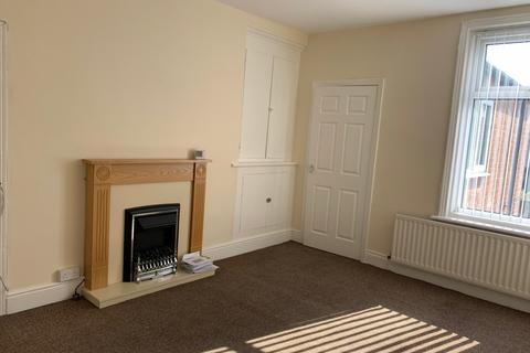 3 bedroom flat to rent, Westcott Road, South Shields