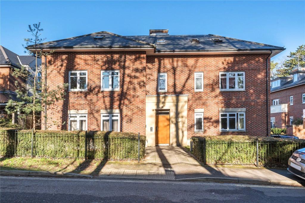 Fraser Gardens, Winchester, Hampshire, SO22 2 bed apartment £1,100