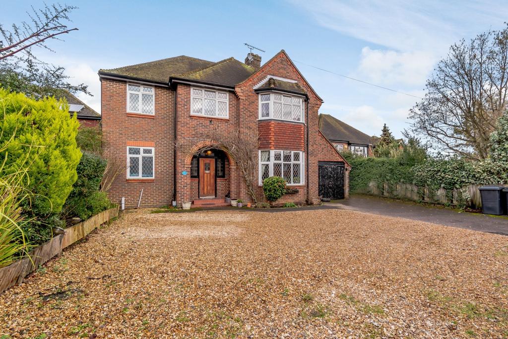 Ongar Hill, Addlestone, KT15 5 bed detached house £820,000