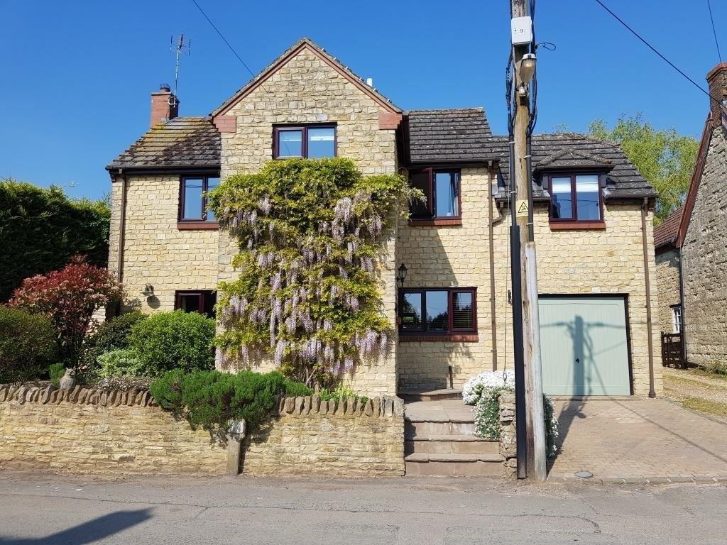 Careys Road, Pury End 3 bed detached house £450,000
