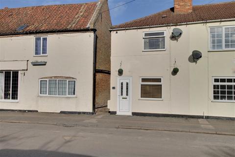 2 bedroom end of terrace house to rent, High Street, Doddington, March