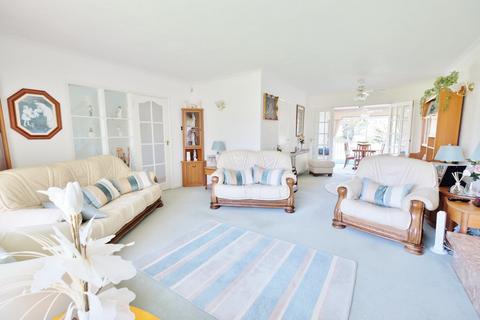 17 Broadwalk, Orpington, BR6 7RZ