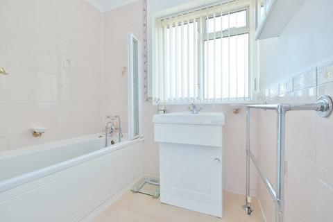 17 Broadwalk, Orpington, BR6 7RZ