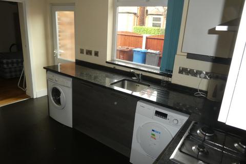 6 bedroom end of terrace house to rent, Craighall Avenue, Fallowfield, Manchester