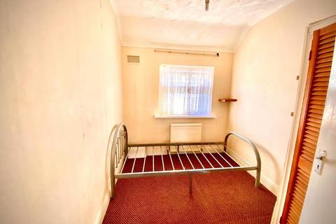 3 bedroom terraced house to rent, Braund Avenue, Greenford