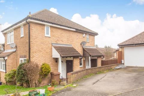 1 bedroom terraced house to rent, Emily Road, Chatham