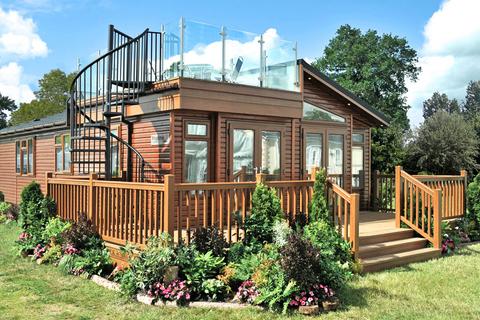 2 bedroom lodge for sale, KINGFISHER ROOF TERRACE at Tanner Farm Park, Goudhurst Road, Marden TN9