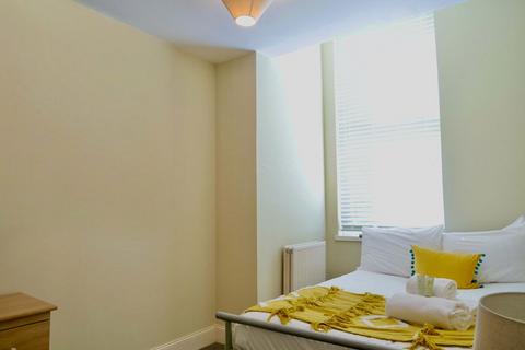 4 bedroom flat to rent, Polwarth Crescent, Polwarth, Edinburgh, EH11