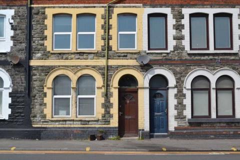 3 bedroom flat to rent, Penarth Road, Cardiff