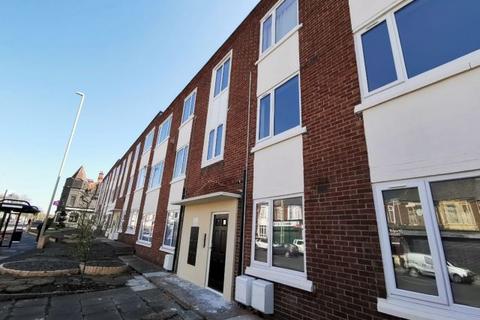 2 bedroom flat to rent, Stanhope Road, South Shields NE33