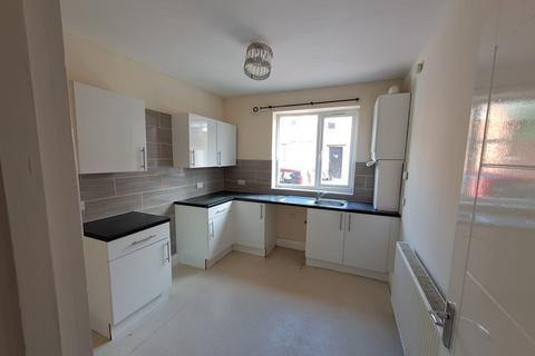 2 bedroom flat to rent, Stanhope Road, South Shields NE33